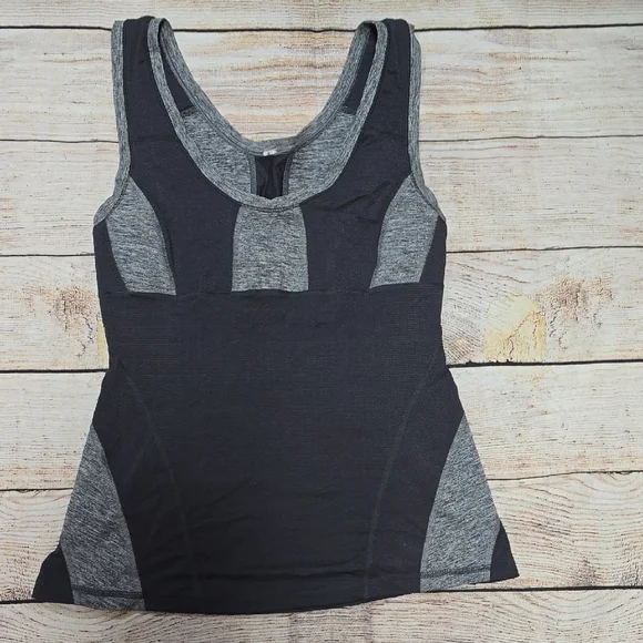 EUC lululemon athletica Black and Gray Tank Top - Picture 4 of 5